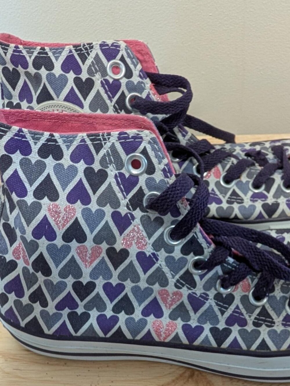 Broken heart Converse High Top